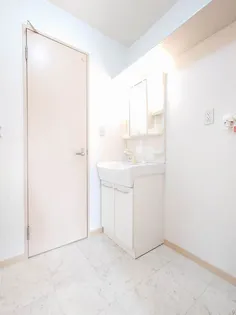 シャーメゾンさくらB【2階】の内装