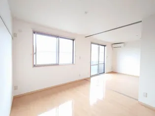 シャーメゾンさくらB【2階】の内装