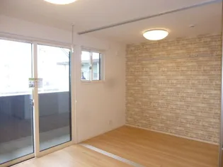 ラルーチェ城山【2階】の居間