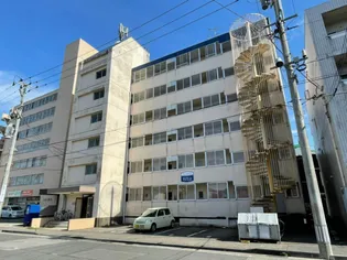 メゾンカフカス【3階】の外観