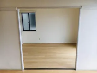 ポアソン日出 A棟【1階】の居間