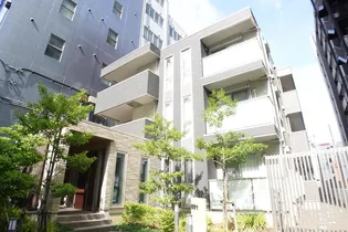 イーストナイン【2階】の外観