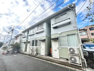 プリヴェ-ルサトイ【1階】の外観