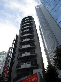 東京都新宿区新宿4【マンション】の外観