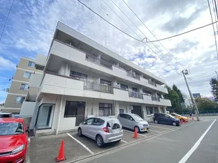 ファミール桃山【3階】の外観