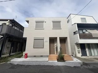 グリーントップ【2階】の外観