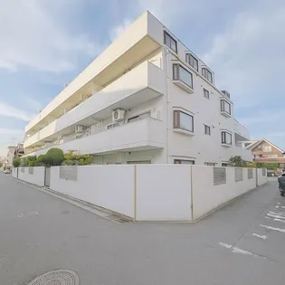 東京都世田谷区上北沢5【マンション】の外観