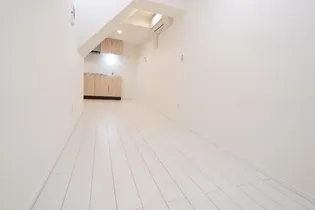 プレジール三軒茶屋【1階】の外観