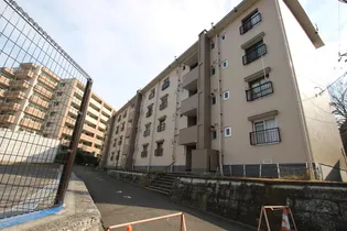 鶴見ハイツH棟【3階】の外観