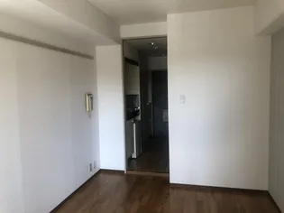 エールプラザ牛浜駅前【3階】の居間