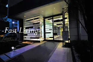 東京都新宿区市谷本村町【マンション】の外観