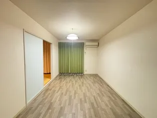 プロヴァンス A棟【1階】の居間