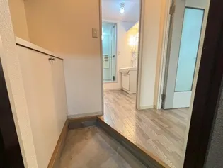 プロヴァンス A棟【1階】の玄関