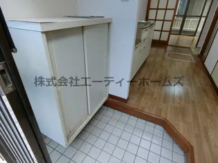 ワンステップ梅の木の内装