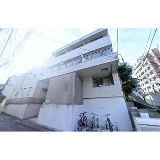 ラスパセス代々木【1階】の外観