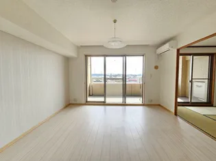 グローイングコート君津406【4階】の居間