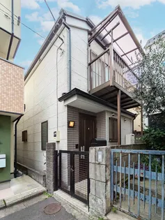 東京都新宿区余丁町【一戸建】の外観