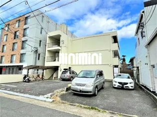 栄寿マンション【1階】の外観