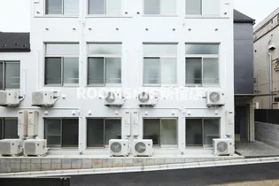 ポンデュガール【2階】の外観