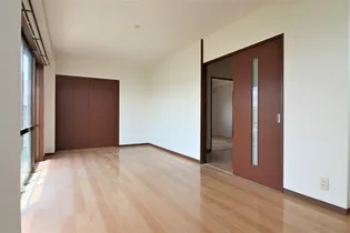 ノースヒルズ北泉田【4階】の居間