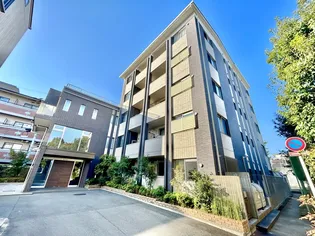 グリ-ンパ-ク西院【5階】の外観