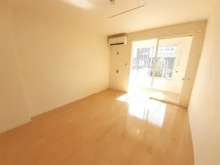 TM ビレッジIII【1階】の居間