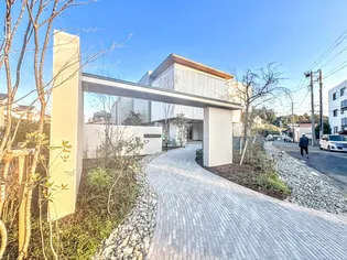 ゼフィールメゾンプレミア緑園【1階】の外観