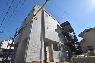 プレゼンス古市【1階】の外観