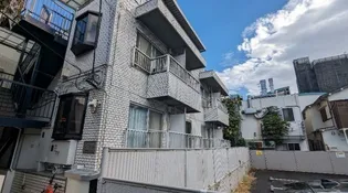 リープ新宿【2階】の外観