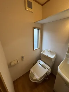 Y’sAP厨川の内装