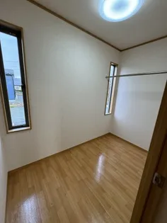 Y’sAP厨川の内装