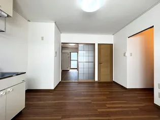 サンフォレスト【1階】の居間