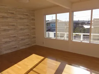 マエサンハイツ希望が丘【2階】の居間