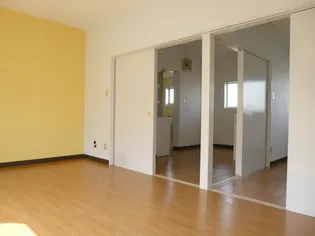 阪東ヒルズA【1階】の居間