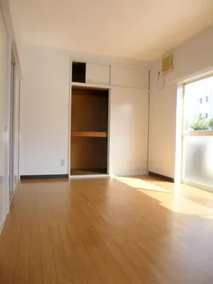 阪東ヒルズA【1階】の居間