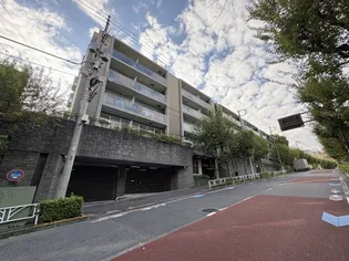 フレンシア外苑西の外観