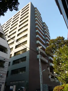 レジディア西麻布【3階】の外観