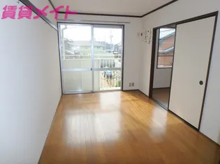 スカイハイツ【2階】の居間