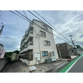 ロイヤル・モアあやめ池の外観