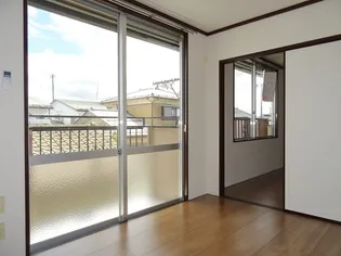 メゾン フォーブル【2階】の居間