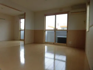 セジュール早水 III号館【1階】の居間