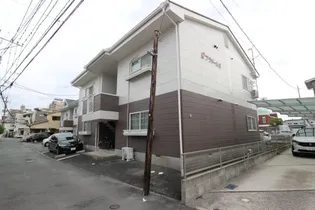 プラドールB【1階】の外観