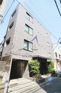 グランヴァン四谷三丁目【1階】の外観