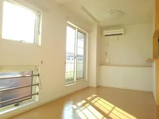 ミューズA【2階】の居間