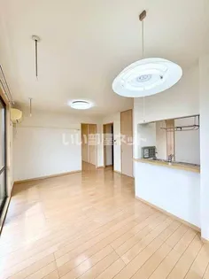 メゾンスカイヒルズ H棟【2階】の居間