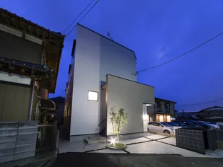 FIRST QUARTERの画像