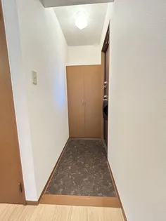 プリシェール A棟【2階】の玄関