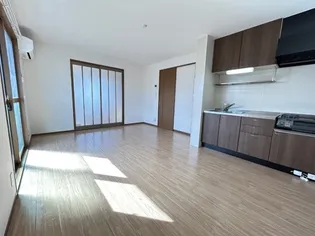 プリシェール A棟【2階】の居間