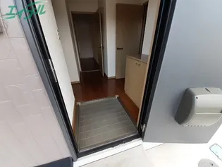 ドルチェハイム【1階】の玄関