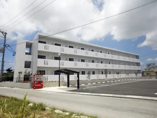 沖縄県沖縄市登川2【アパート】の外観